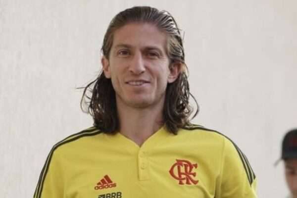 Filipe-Luís-é-o-novo-técnico-do-sub-20-do-Flamengo