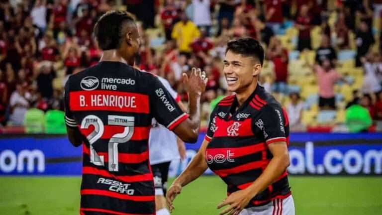 Flamengo enfrenta Grêmio em busca da liderança do Campeonato Brasileiro