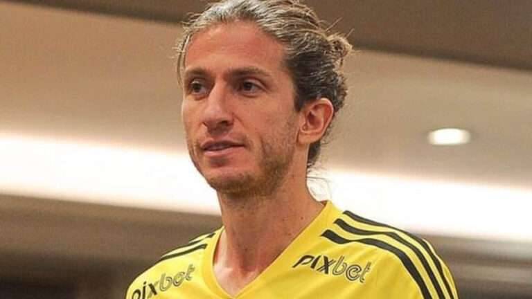 Promoção de Filipe Luís como técnico do sub-20 é oficializada pelo Flamengo