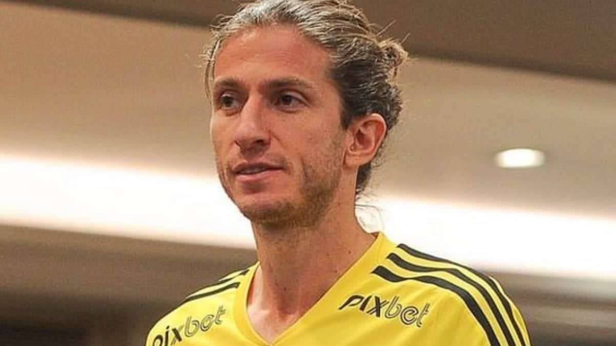 Promoção-de-Filipe-Luís-como-técnico-do-sub-20-é-oficializada-pelo-Flamengo