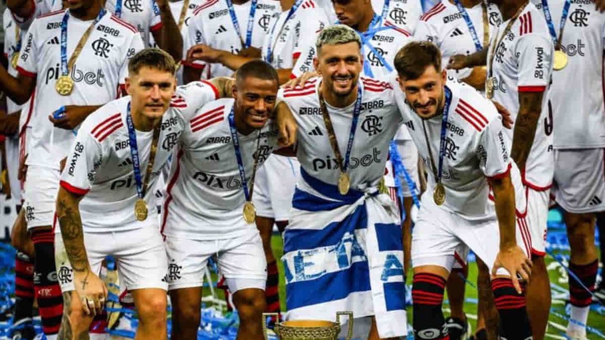 Quarteto-de-uruguaios-do-Flamengo-é-convocado