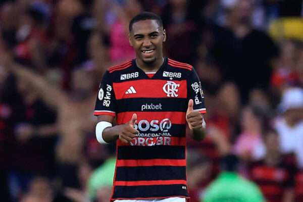 Flamengo-inicia-conversas-para-a-renovação-de-Lorran