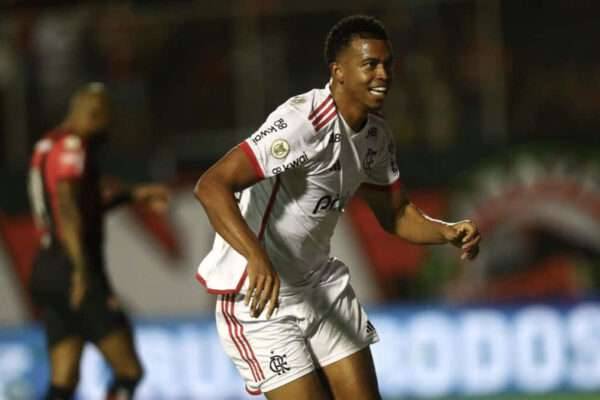 gol-do-Carlinhos-contra-o-Vitória