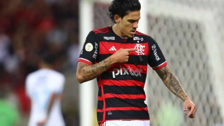 Conselho aprova novos uniformes do Flamengo para 2025: Confira os detalhes
