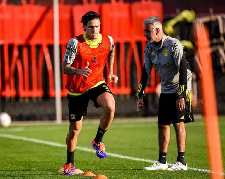Provável-escalação-do-Flamengo-contra-o-Bolívar-amanhã