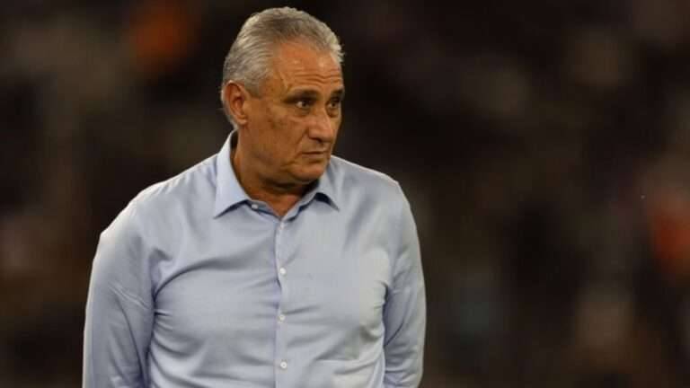 Tite passa mal na altitude e sofre arritmia. Treinador segue internado.