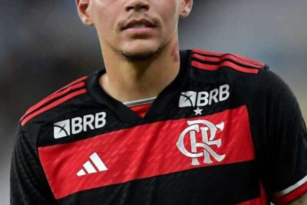 Flamengo-perde-e-se-complica-no-Brasileirão