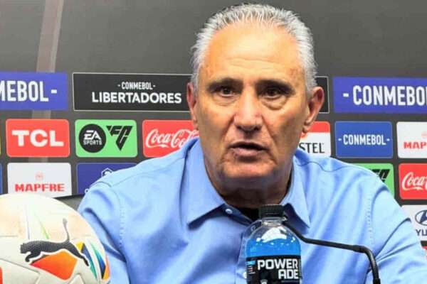 Tite-critica-pouca-eficiência-do-ataque-do-Flamengo-contra-o-Peñarol