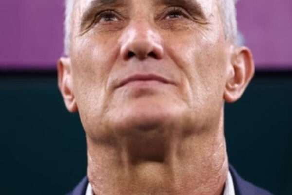 Tite-escala-Flamengo-contra-o-Peñarol