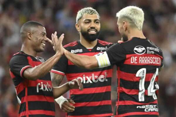 desfalques-do-Flamengo-contra-o-Corinthians