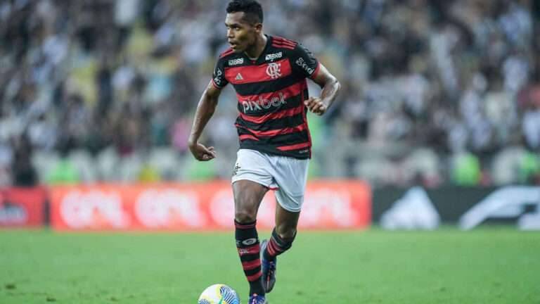 Alex Sandro desfalca Flamengo em cima da hora para o jogo contra o Bahia