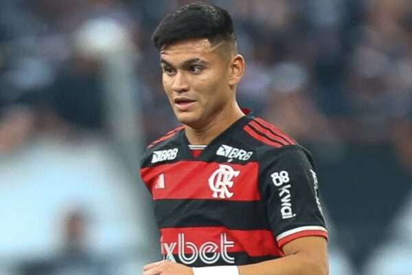 Carlos-Alcaraz-no-Flamengo