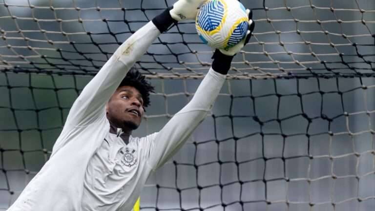 URGENTE! Corinthians formaliza compra de Hugo Souza