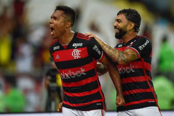 Corinthians-x-Flamengo-vidente-revela-resultado