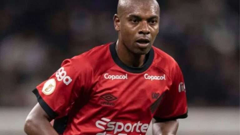 Fernandinho do Athletico-PR parabeniza Rodri pela Bola de Ouro e é cancelado nas redes sociais