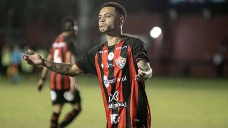 Matheuzinho, do Vitória, é alvo do Flamengo para a temporada 2025
