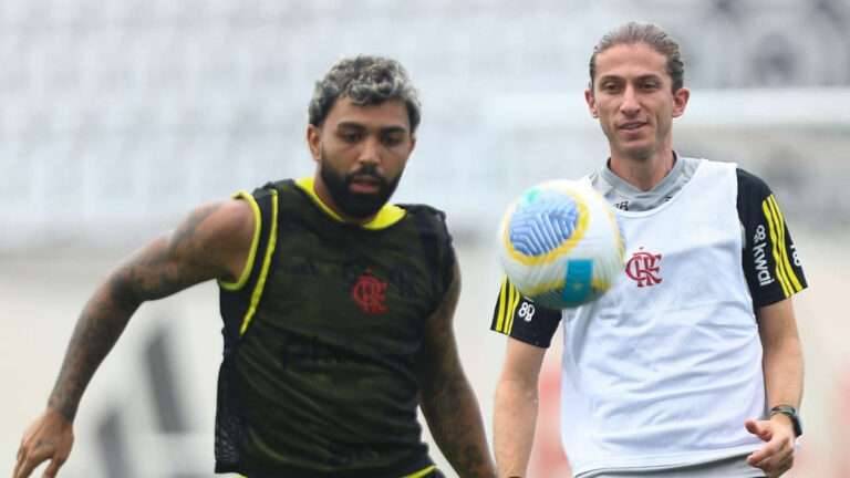 Filipe Luís esboça escalação do Flamengo com 2 novidades no time