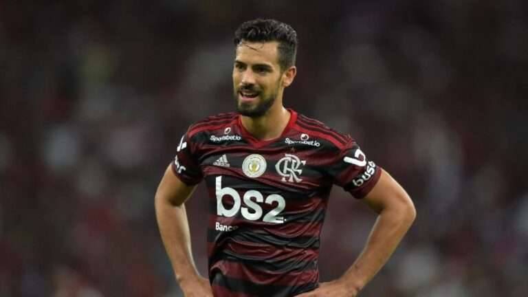 Pablo Marí pode retornar ao Brasil e atuar em rival do Flamengo