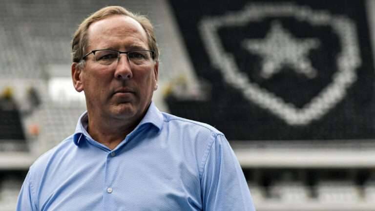 Botafogo toma decisão sobre jogo contra o Palmeiras pelo Brasileirão