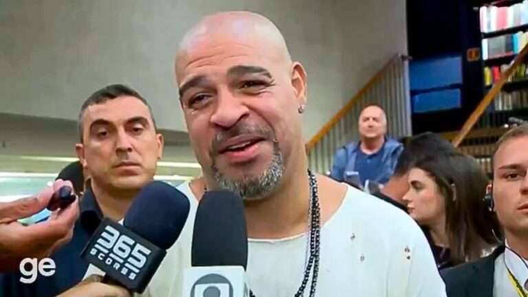 Lançamento do livro do Adriano Imperador: Ídolo se emociona