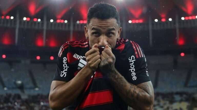 Números de Danilo no Flamengo chamam atenção