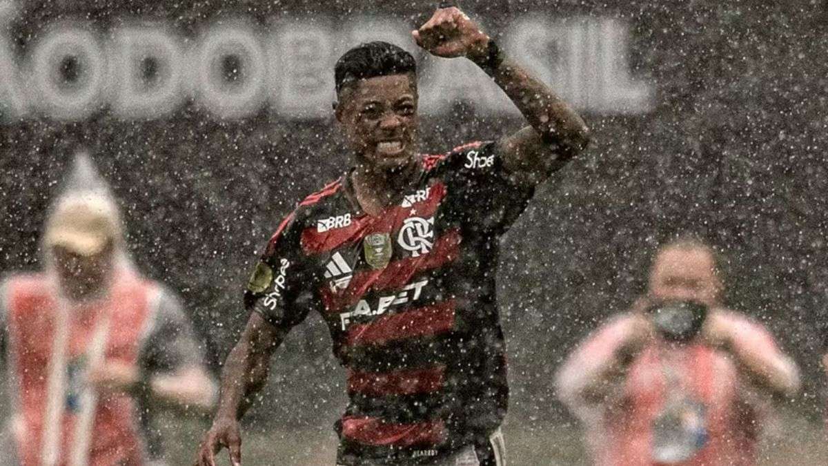 Bruno Henrique comemora gol na Supercopa do Brasil