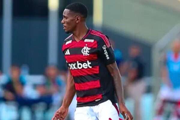Evertton Araújo em partida pelo Flamengo em 2025