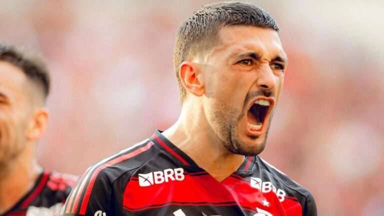 William Godoy rasga elogios ao meio de campo do Flamengo na vitória sobre o Corinthians: “Sobrou”