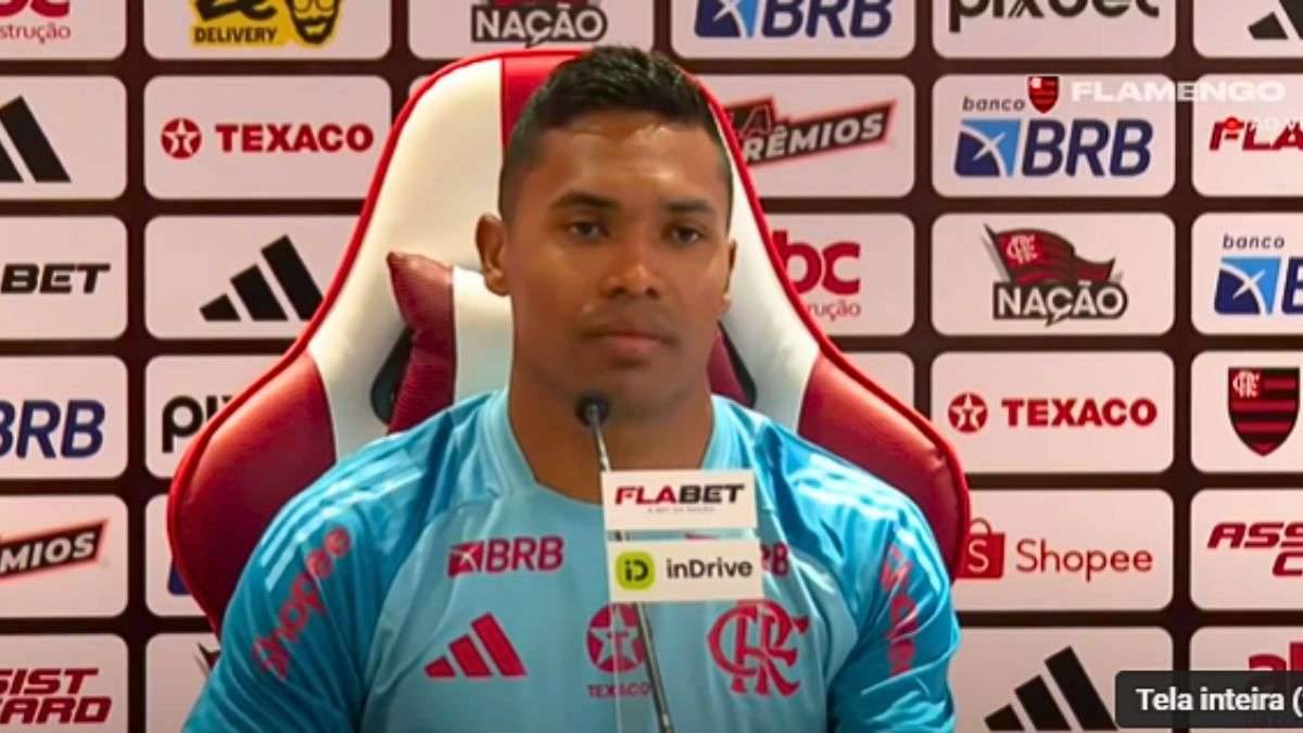 Alex Sandro analisa cobrança da torcida do Flamengo