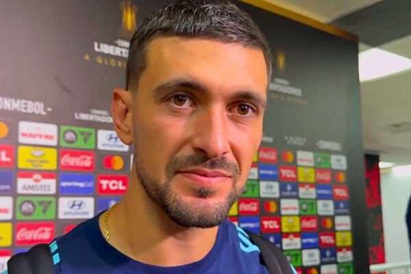 Arrascaeta analisa vitória do Flamengo sobre LDU