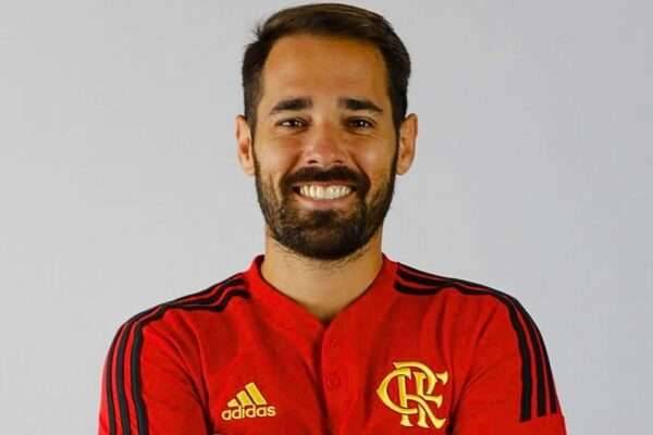Auxiliar técnico de Filipe Luís é demitido no Flamengo