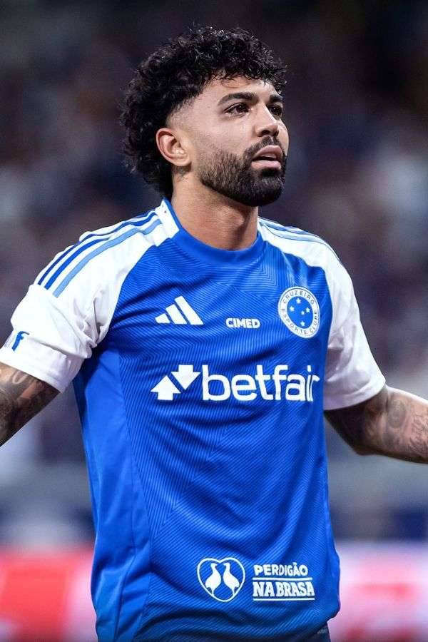 Com gol de Gabigol Cruzeiro vence o Flamengo