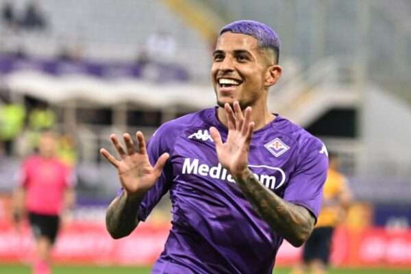 Dodô da Fiorentina entra na mira do Flamengo como substituto de Wesley