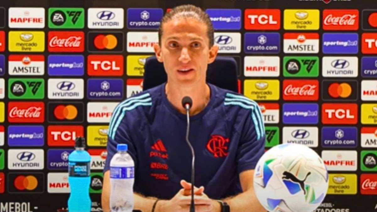 Filipe Luís manda recado para família de Adílio após a vitória do Flamengo sobre a LDU