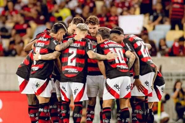 Filipe Luís tem 2 desfalques confirmados para o jogo do Flamengo contra a LDU