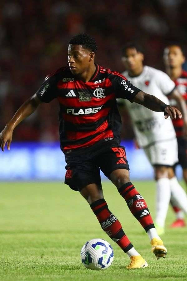 Gonzalo Plata em ação pelo Flamengo
