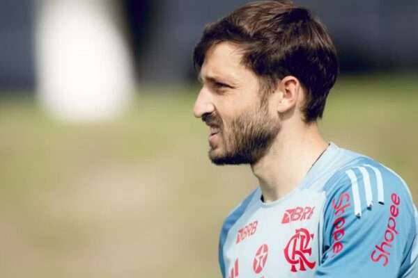 Flamengo projeta retorno de Viña no Mundial de Clubes