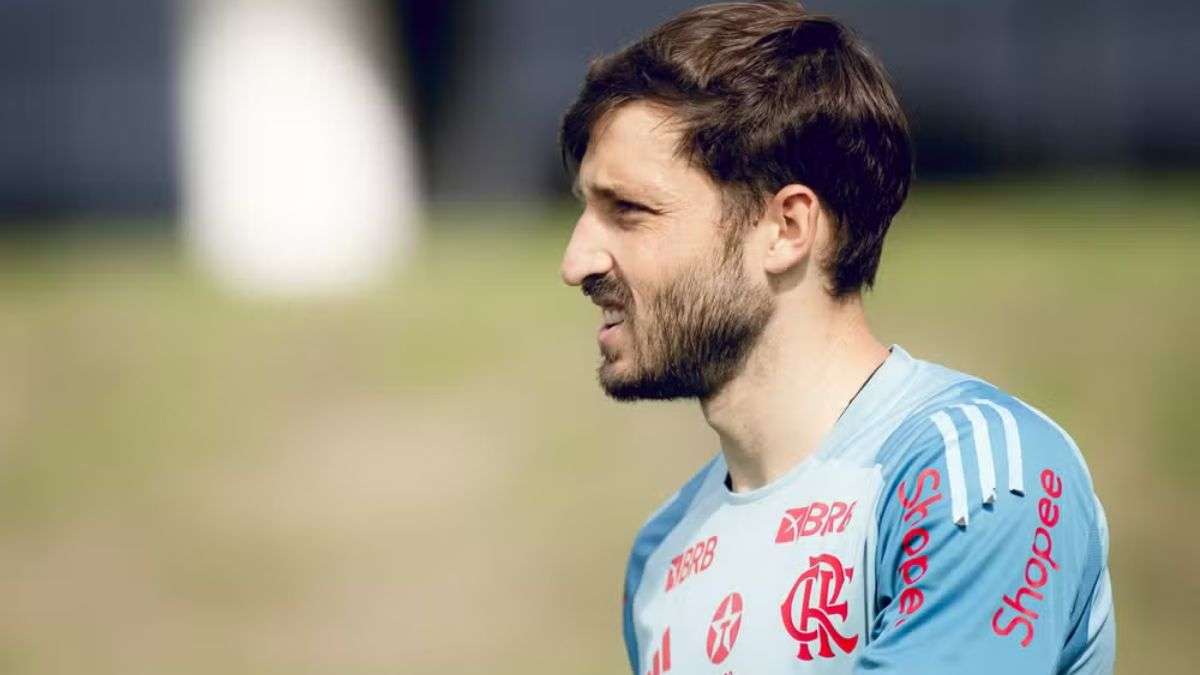 Flamengo projeta retorno de Viña no Mundial de Clubes