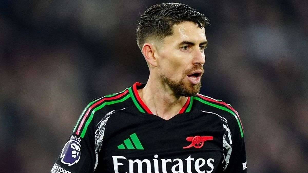 Jorginho assina pré-contrato com o Flamengo