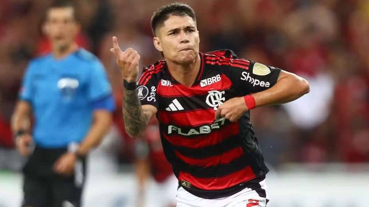Luiz Araújo é eleito o craque do jogo na vitória do Flamengo sobre LDU