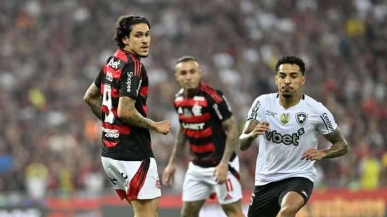 Flamengo empata com Botafogo e se afasta do Palmeiras na classificação do Brasileirão 2025