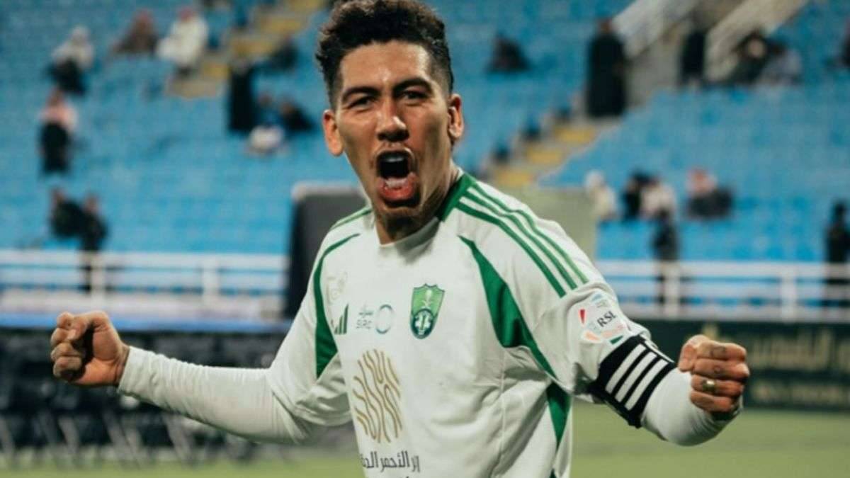 Roberto Firmino em campo pelo Al-Ahli