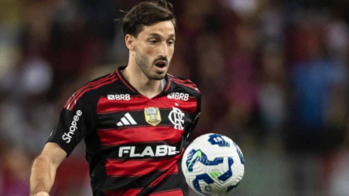 Viña retorna ao Flamengo após lesão