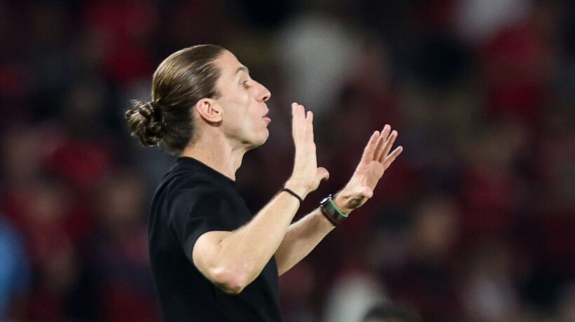 Filipe Luís prepara o time do Flamengo para enfrentar o Juventude, neste domingo