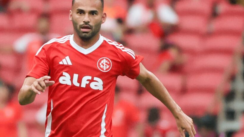 Thiago Maia em ação pelo Internacional