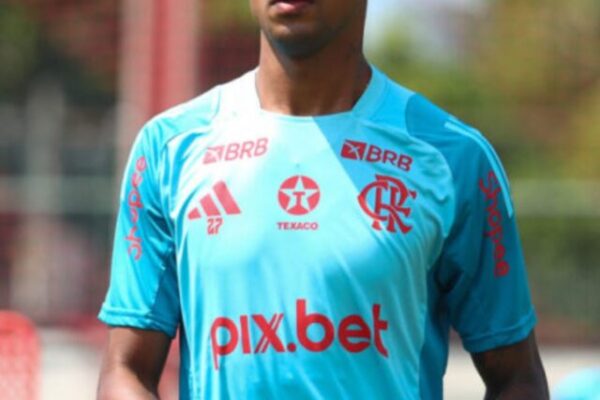 Bruno Henrique é punido e Flamengo reage