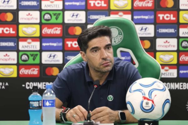 Abel Ferreira aumenta pressão antes de Flamengo x Palmeiras e agita bastidores do Brasileirão. (Imagem: Reprodução/ TV Palmeiras)