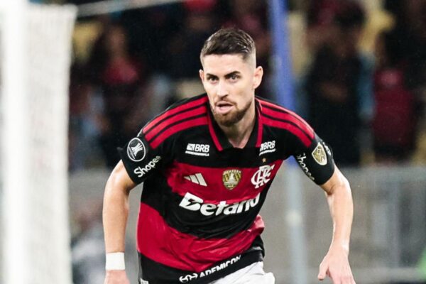 Flamengo busca reação contra o Coritiba após dura derrota para o Palmeiras no Brasileirão. (Imagem: Gilvan de Souza/ Flamengo)